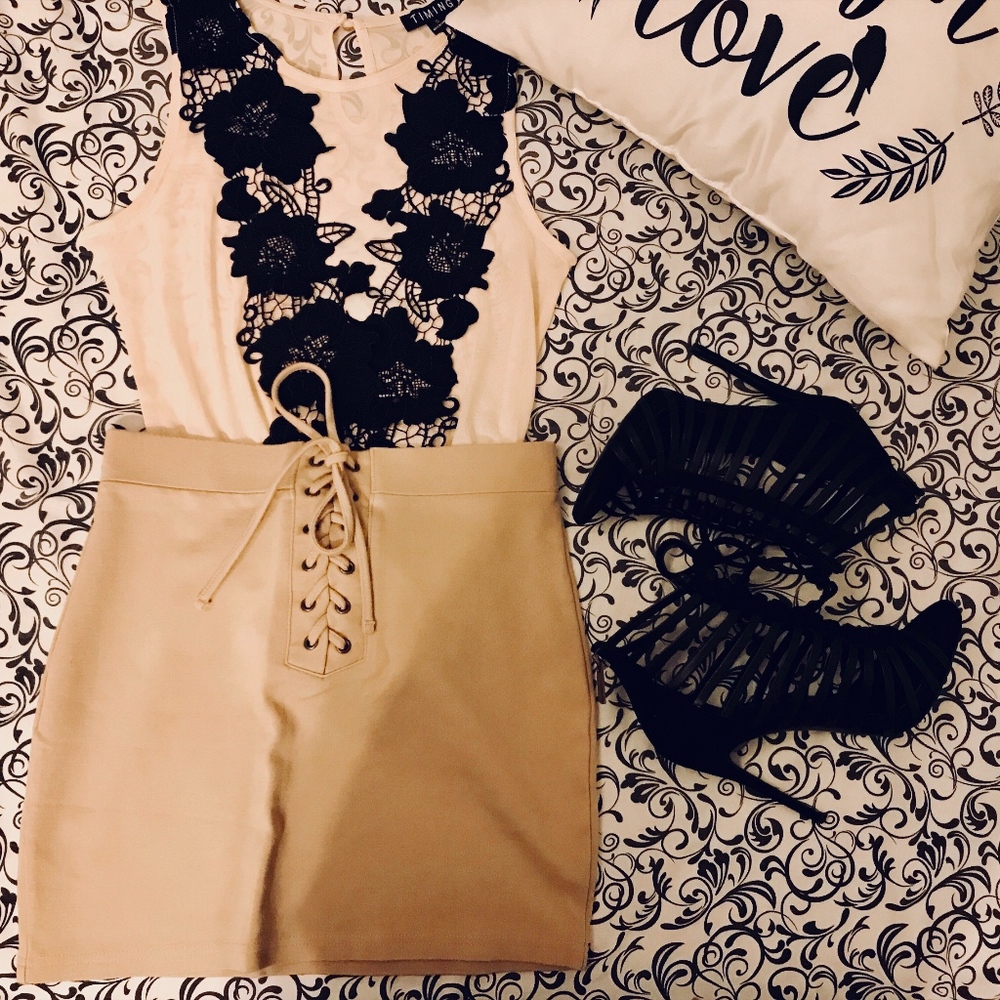 NUDE FRONT TIE-UP MINI SKIRT !!!!!!